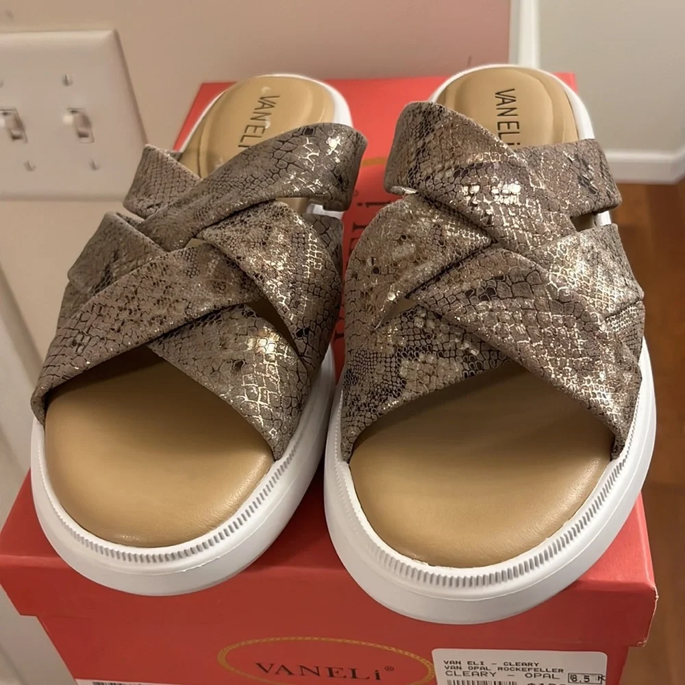 VanEli Cleary Opal Rockefeller Reptile Print Platform Sandals Size 8.5M